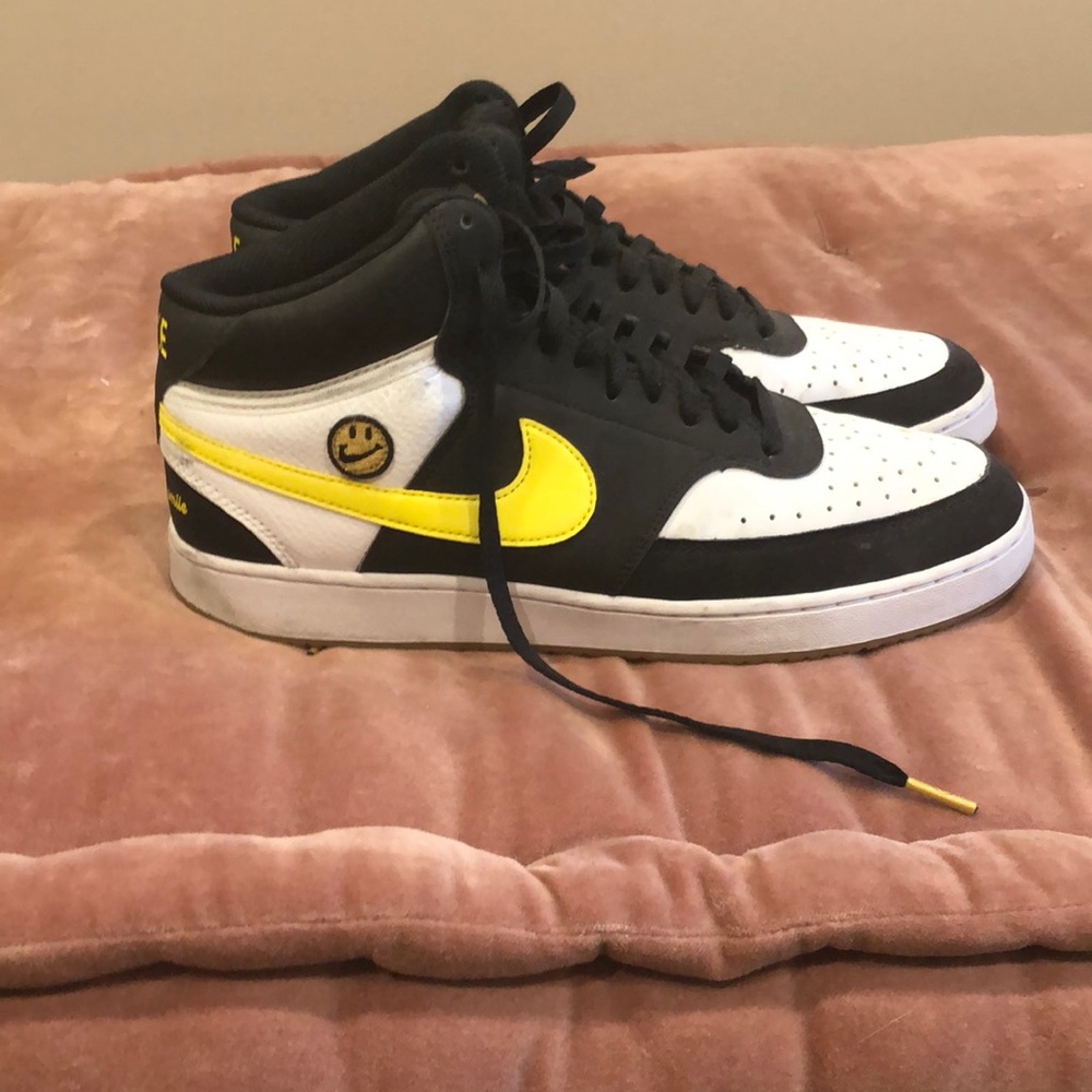 Nike court vision mid “go the extra smile”